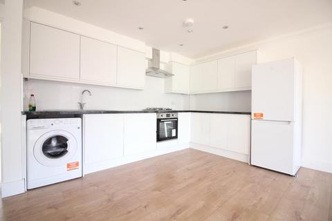 1 bedroom in a house share to rent, North Hyde Road, Hayes