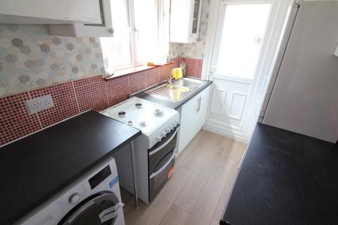 2 bedroom flat to rent, Spencer Street, Southall