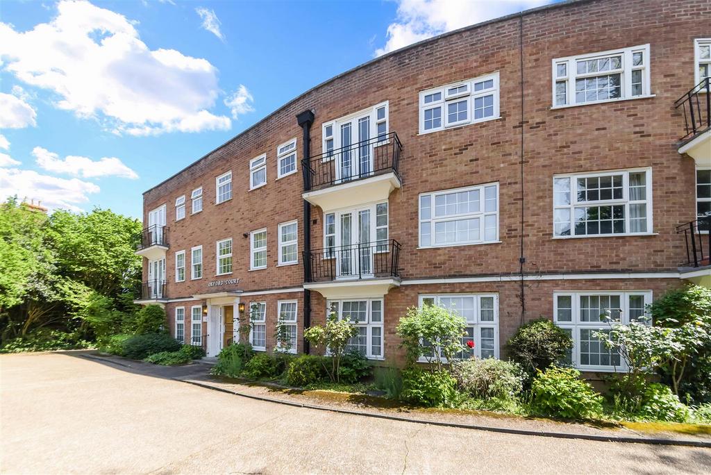 Ashley Road, Epsom 2 bed flat for sale - £340,000