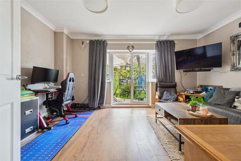 3 bedroom terraced house for sale, Pluto Way, Aylesbury HP19