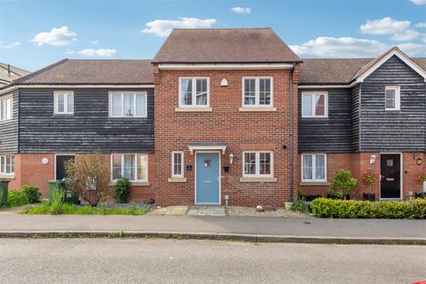 3 bedroom terraced house for sale, Pluto Way, Aylesbury HP19