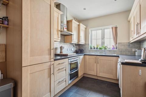 3 bedroom terraced house for sale, Pluto Way, Aylesbury HP19