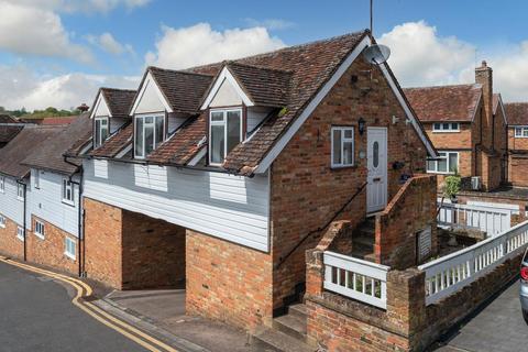 2 bedroom coach house for sale, Sun Square, Old Town, Hemel Hempstead, Hertfordshire, HP1 3AW