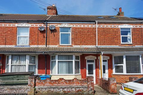 2 bedroom terraced house for sale, Cheverton Avenue, WITHERNSEA