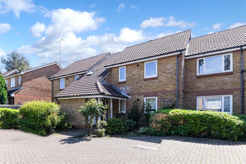 Farriers Road, Epsom 1 bed flat for sale £250,000