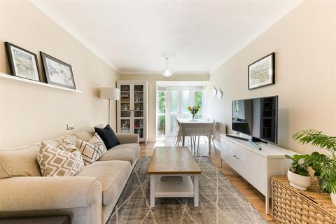 19 Farriers Road, Epsom, KT17 1LP