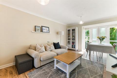 19 Farriers Road, Epsom, KT17 1LP