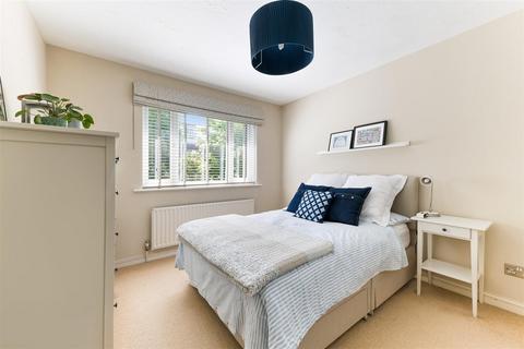 19 Farriers Road, Epsom, KT17 1LP
