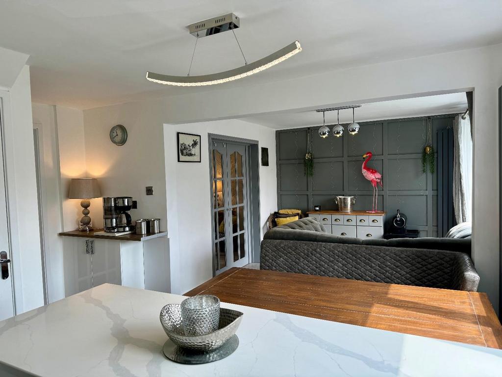 Open plan kitchen/diner