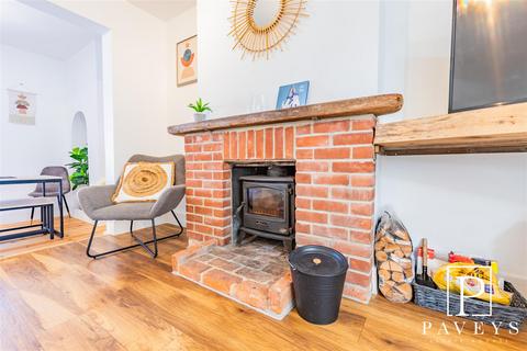 3 bedroom end of terrace house for sale, Hadleigh Road, Frinton-On-Sea