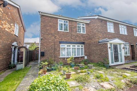 3 bedroom end of terrace house for sale, Turner Close, Shoeburyness SS3