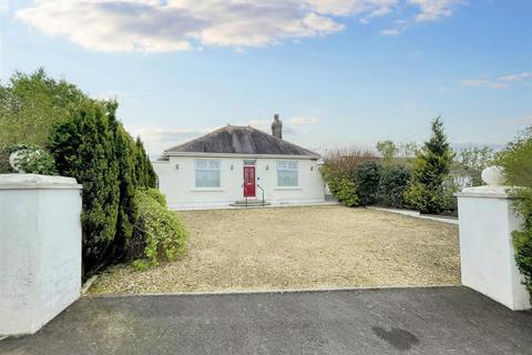 4 bedroom detached bungalow for sale, Heol Llanelli, Pontyates, Llanelli