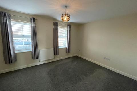3 bedroom townhouse to rent, Brooks Drive, Goole