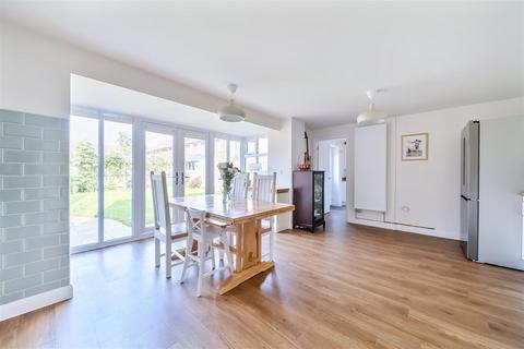 4 bedroom detached house for sale, Slopers Lea, Devizes