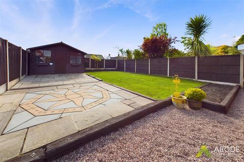 9 Heathfield Road, Uttoxeter, ST14 7JN