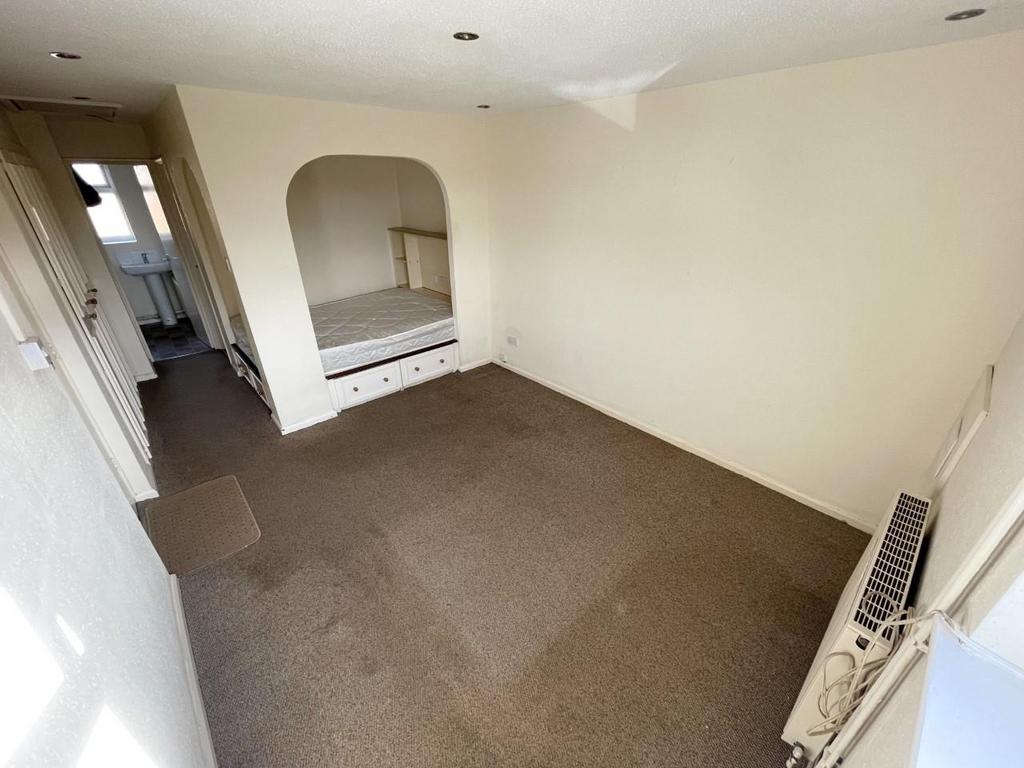 Catkin Close, Quedgeley, Gloucester 1 bed for sale £85,000