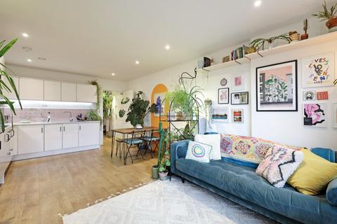 1 bedroom flat for sale, Abbott Court, London, SE5