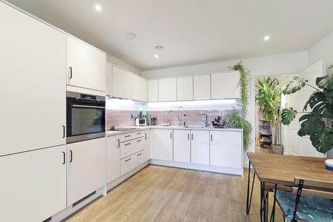 1 bedroom flat for sale, Abbott Court, London, SE5