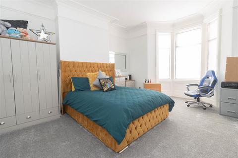 2 bedroom ground floor flat for sale, Queen Alexandra Road, North Shields