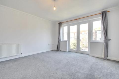 2 bedroom flat for sale, Wallace Avenue, Worthing