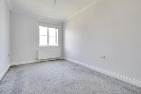 2 bedroom flat for sale, Wallace Avenue, Worthing