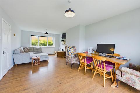 30 Grebe Close, Abbeydale, Gloucester, GL4 4XL