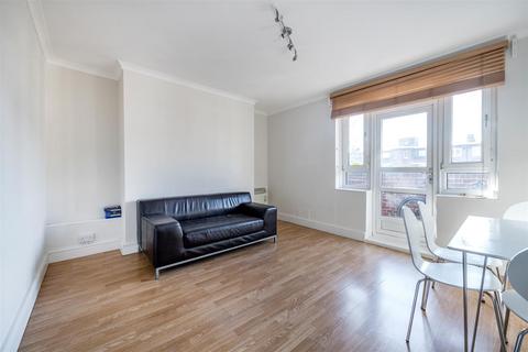 3 bedroom flat to rent, Fulham Road, Fulham