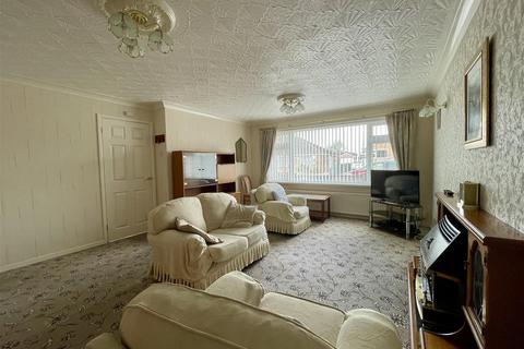 2 bedroom semi-detached bungalow for sale, Eastfield Crescent, Staincross, Barnsley S75 6DN