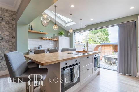 401 Blackburn Road, Higher Wheelton, Chorley, PR6 8HY