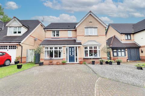 4 bedroom detached house for sale, St. Marys Close, Hessle