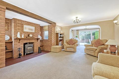 4 bedroom detached house for sale, Doddinghurst Road, Pilgrims Hatch, Brentwood