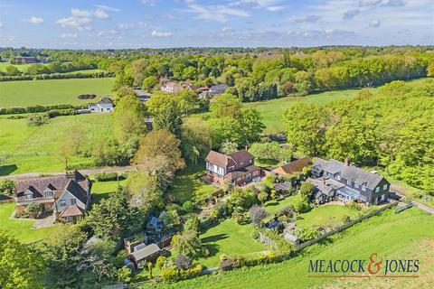 4 bedroom detached house for sale, Doddinghurst Road, Pilgrims Hatch, Brentwood