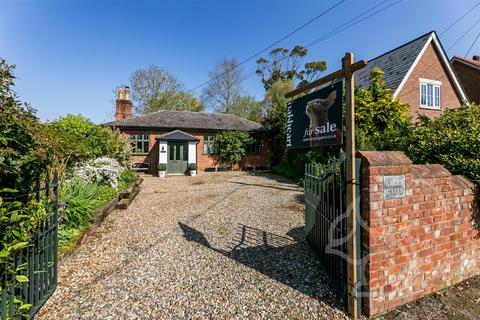 2 bedroom detached bungalow for sale, The Street, Little Waldingfield