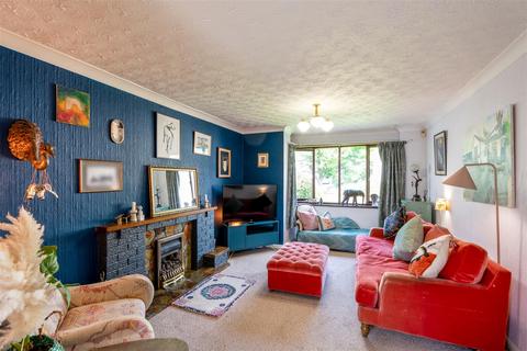4 Cornmill Close, Calver, Hope Valley, S32 3XZ