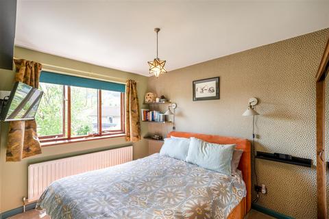4 Cornmill Close, Calver, Hope Valley, S32 3XZ
