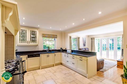 5 bedroom detached house for sale, 2 Mire Lane, Sutton, Retford