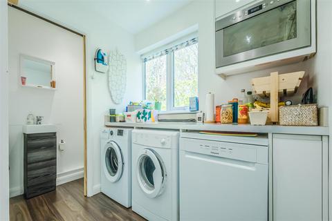 43 Bankside, Swindon, SN1 4JZ