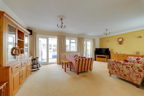 4 bedroom detached bungalow for sale, Warren Gardens, Offington, Worthing