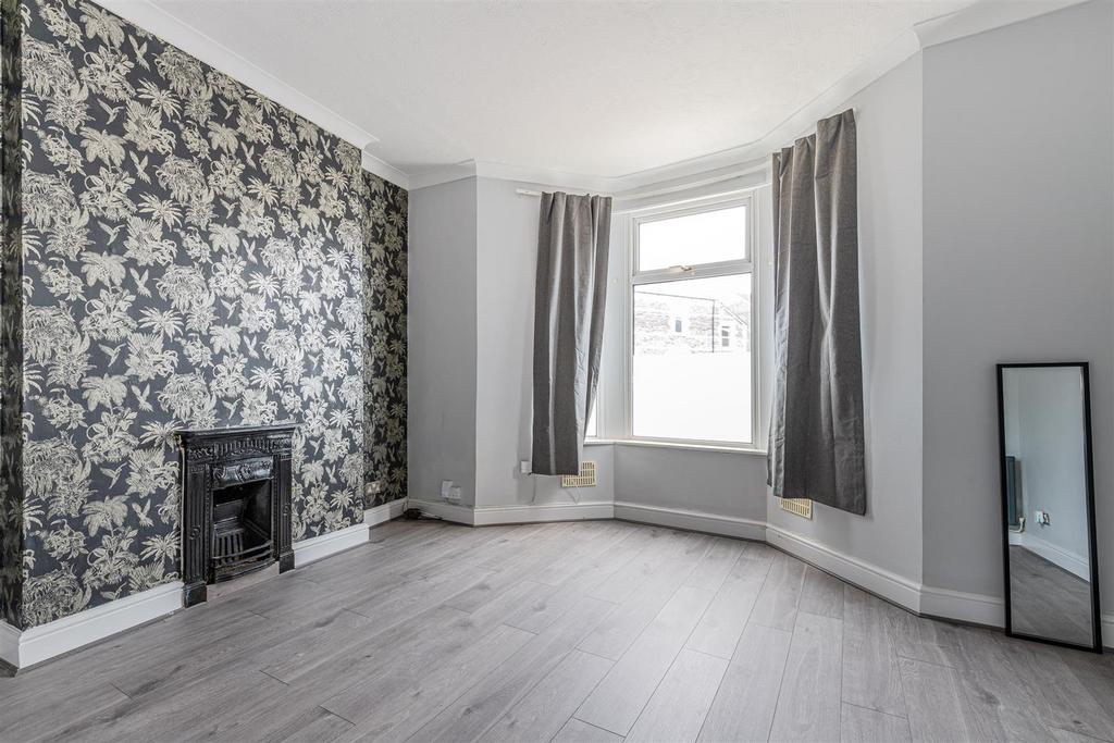 Llantrisant Street 30b-8.jpg