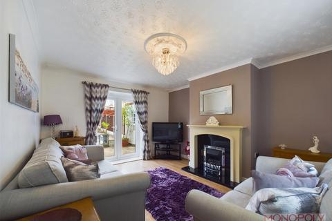 3 bedroom end of terrace house for sale, Aston Grove, Wrexham