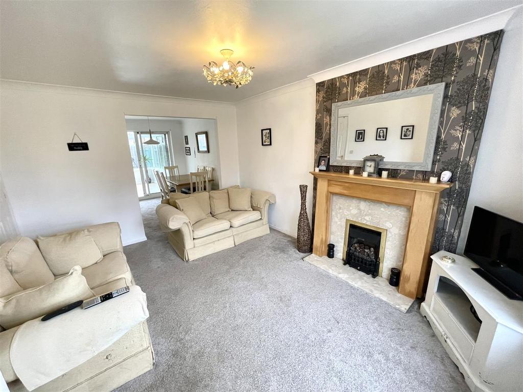 Shackleton Close, Spalding 3 bed semidetached house for sale £179,950