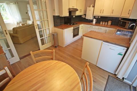 12 Holmes Close, Netley Abbey, Southampton, SO31 5QN