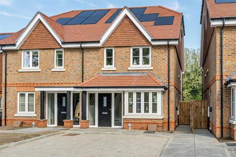 3 bedroom semi-detached house for sale, Egley Road, Woking