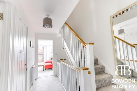 3 bedroom end of terrace house for sale, Periwinkle Gardens, Chigwell