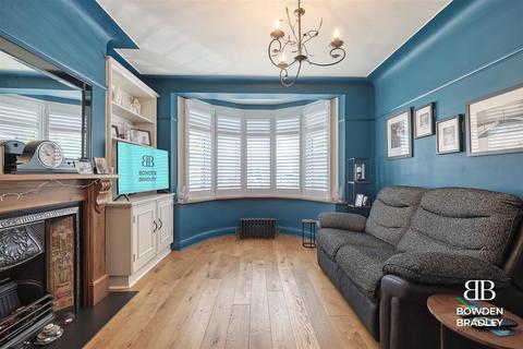 49 Waterloo Road, Ilford, IG6 2EG