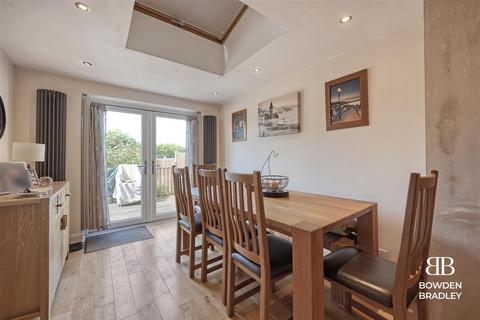 49 Waterloo Road, Ilford, IG6 2EG