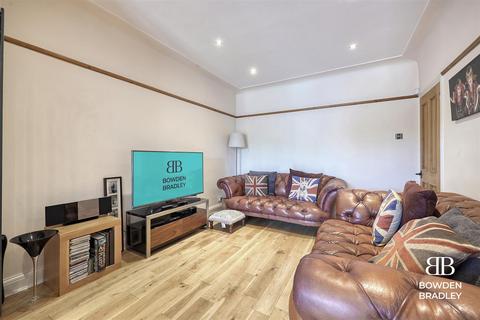 49 Waterloo Road, Ilford, IG6 2EG