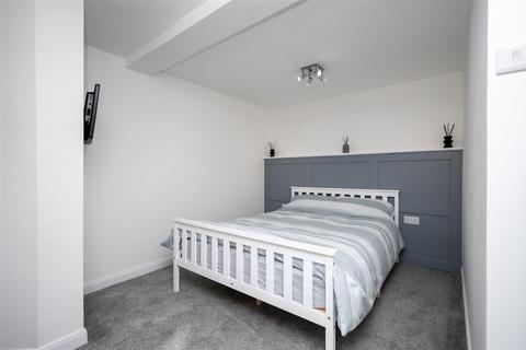 1 bedroom flat for sale, High Street, Gorleston, Great Yarmouth