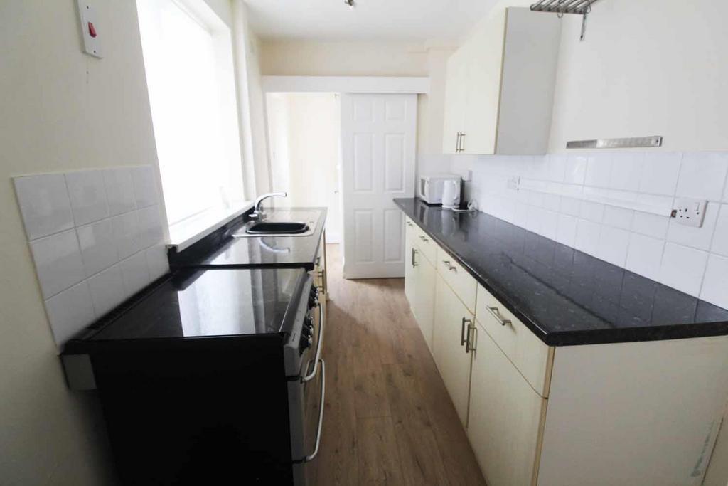 Garfield Road, Great Yarmouth, NR30 4JX 2 bed end of terrace house £