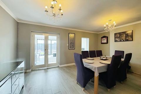 3 bedroom end of terrace house for sale, Virginia View, Caerphilly, CF83 3JA